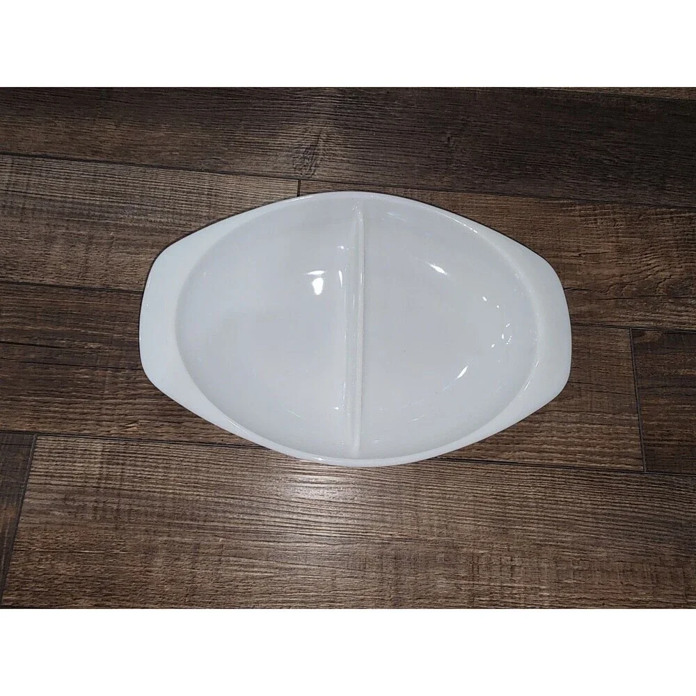 Vintage Pyrex 1 1/2 Quart Oval Divided White Milk Glass Baking Serving Dish 1063